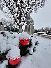 christmas wreath 2023 with snow