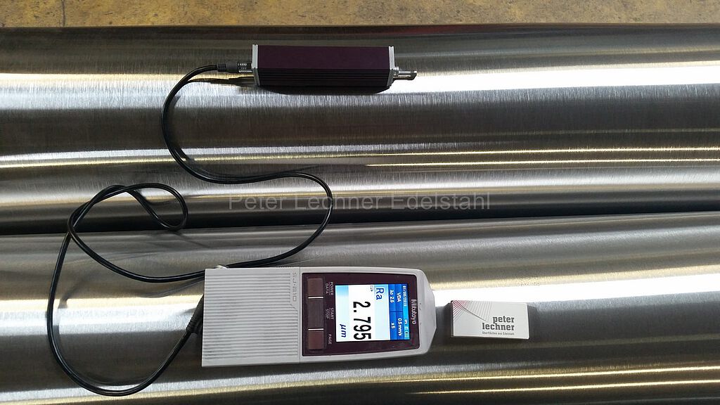 Edelstahl Rundrohre mit Oberflächenwerten