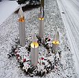 Adventszeit mit Adventskranz aus Edelstahl,auch großer adventskranz in edelstahl selbst gemacht lechner edelstahl, ipe geschützt metall, adventskranz rund edelstahl adventskranz selbstgemacht,adventskranz aus edelstahl,auch großer adventskranz in 