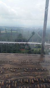 Edelstahlgitter am Turmkorb vom Fernsehturm Blickrichtung Reutlingen