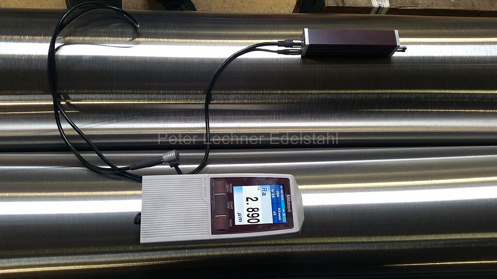 Edelstahl Rundrohre mit Oberflächenwerten